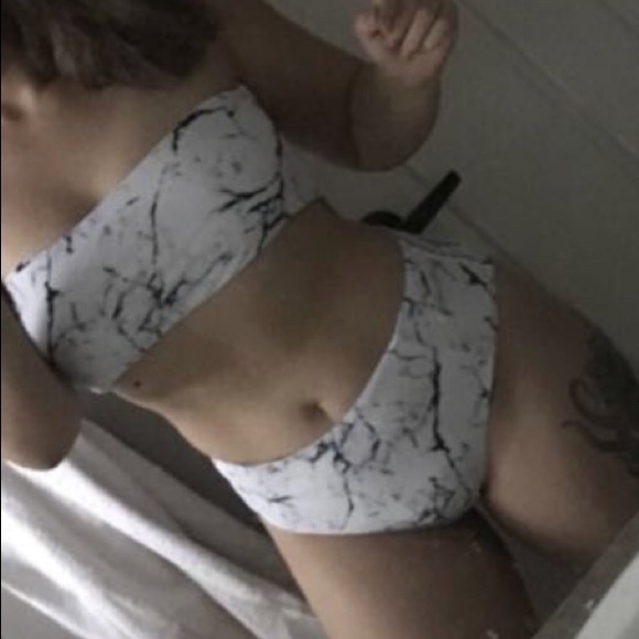 🌸 Mid Waist Marble Bandeau Bikini Set - Picture 3 of 3